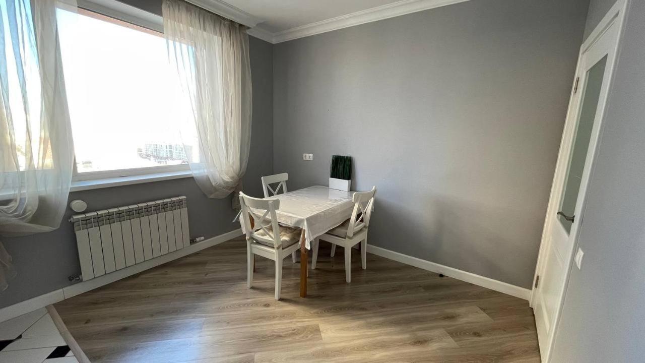 אסטנה Ernaz Plus Apartments: Sauran-Towers מראה חיצוני תמונה