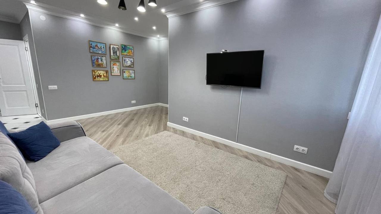 אסטנה Ernaz Plus Apartments: Sauran-Towers מראה חיצוני תמונה