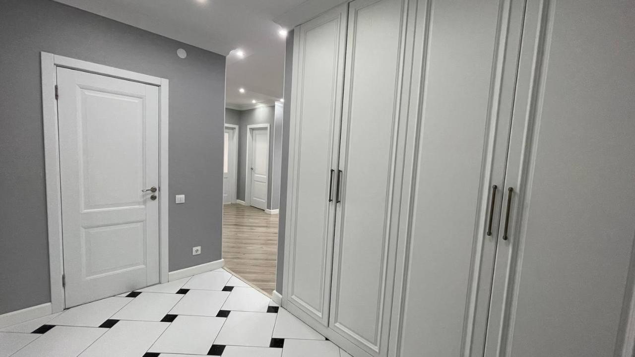 אסטנה Ernaz Plus Apartments: Sauran-Towers מראה חיצוני תמונה